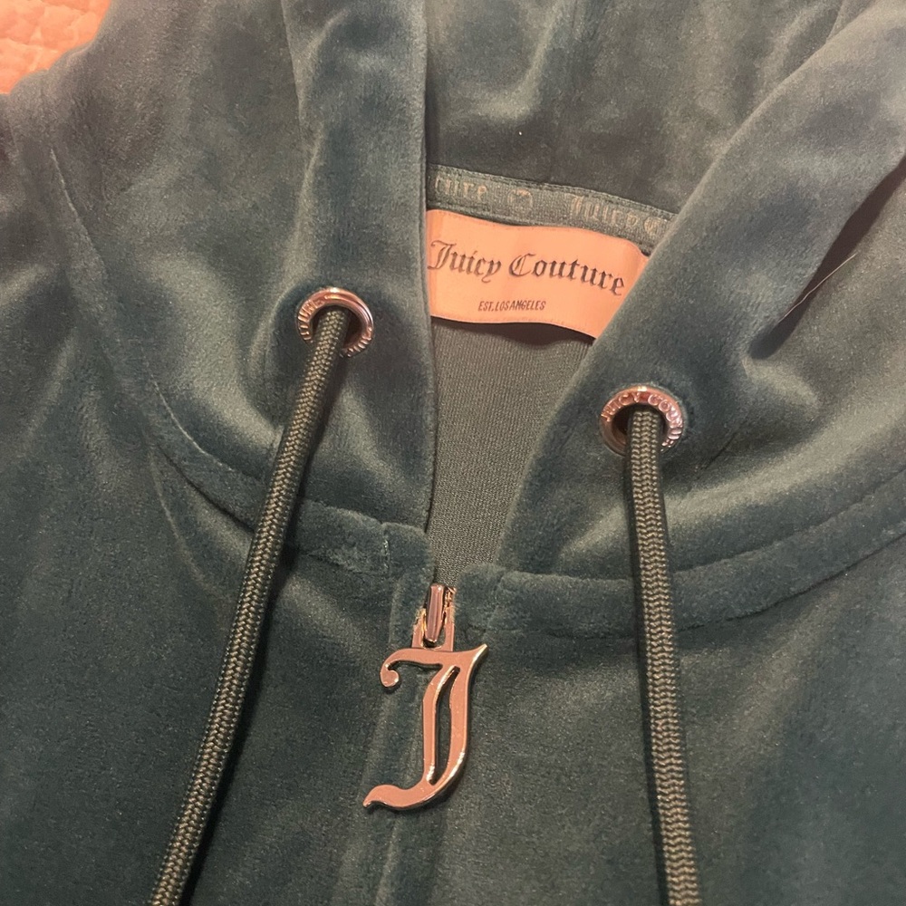 Full juicy track suit for a great price! Super soft and effortlessly cute - Picture 2 of 6